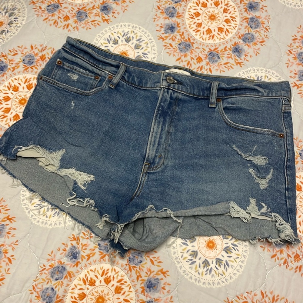 The Mom Short Mid Rise denim shorts
